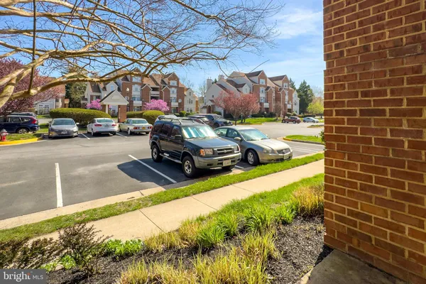 $405,000 | 6984 Ellingham Circle, Unit 64, Alexandria, VA 22315