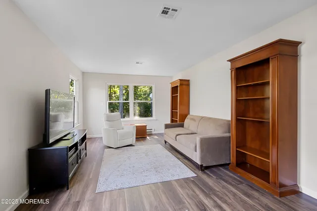 $430,000 | 9 Whitney Court, Brick, NJ 08724