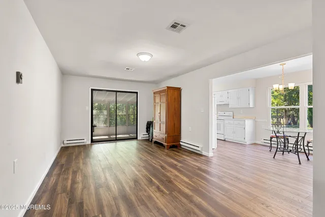 $430,000 | 9 Whitney Court, Brick, NJ 08724