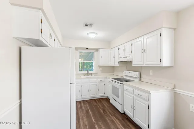 $430,000 | 9 Whitney Court, Brick, NJ 08724