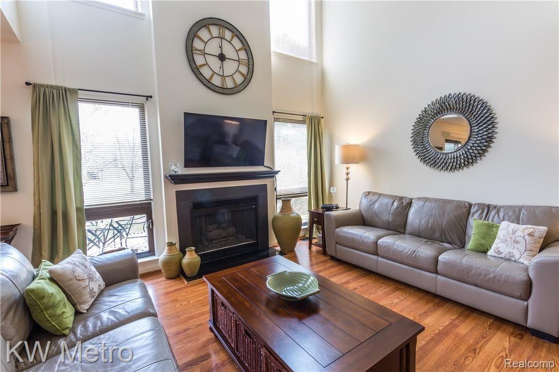 682 Highgate Mews Rochester, MI 48307 - Photo 3 of 19 Highgate RH-2.jpg