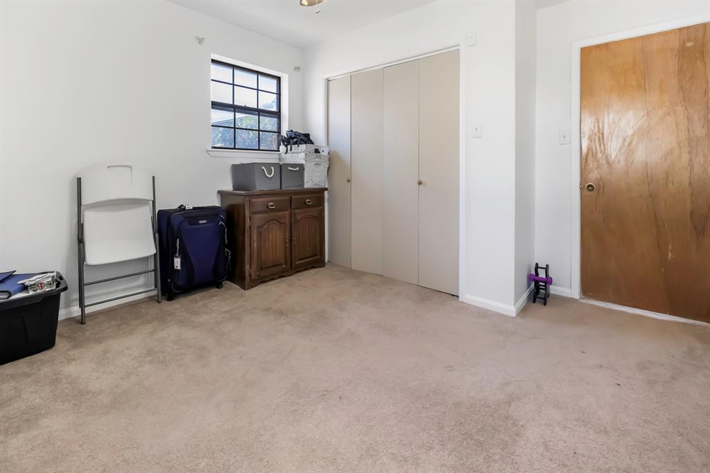 232 South Moseley Street De Leon, TX 76444 - Photo 22 of 39 a view of a kitchen with an oven