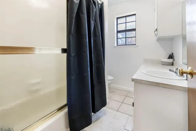 a view of utility room with washer and dryer