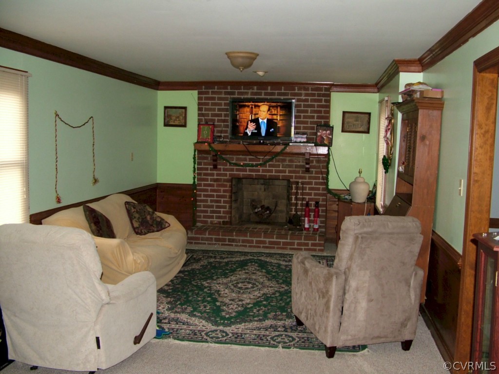 8804 Piels Road Richmond, VA 23237 - Photo 4 of 14 This is about one half of the family room, and has