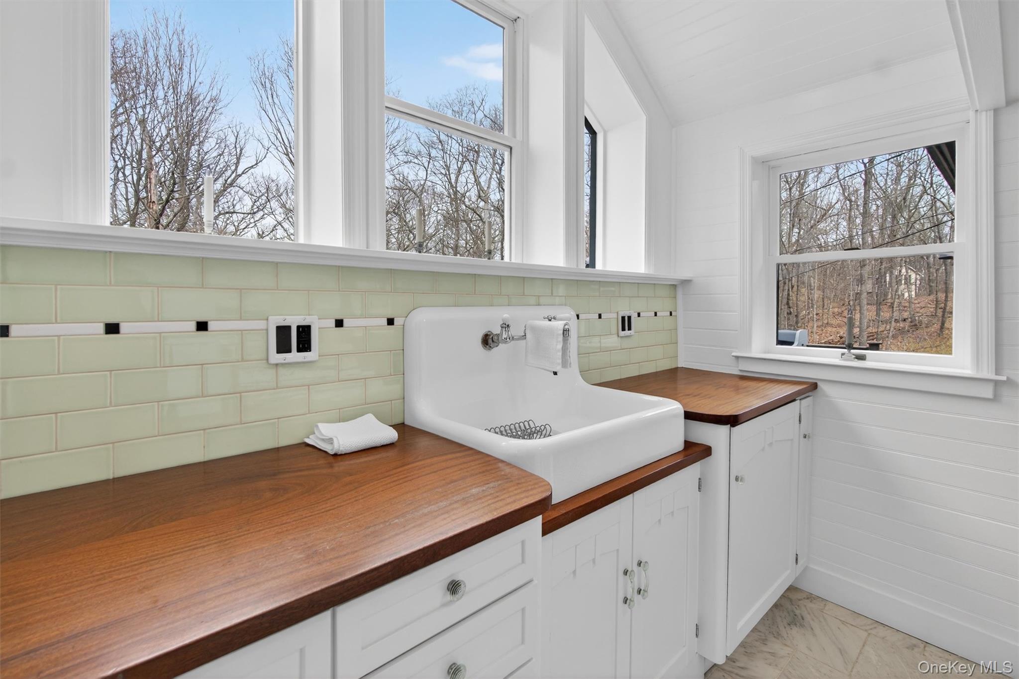 58 Oxford Springs Road Chester, NY 10918 - Photo 11 of 38 Kitchen, with picture windows, lots of light and a dishwasher tucked behind the cabinet door