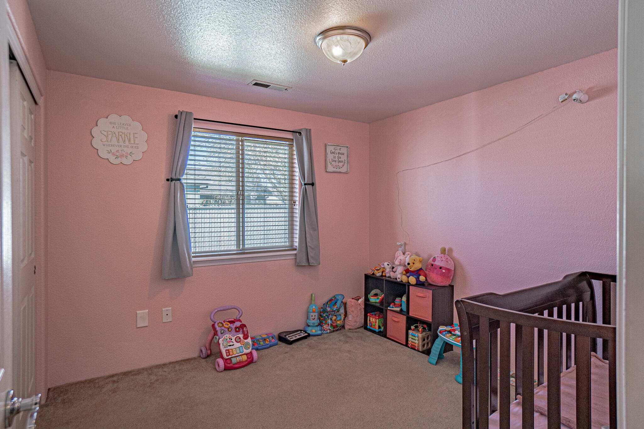 653 Andrea Way Eagle Point, OR 97524 - Photo 16 of 25 DSC09480-HDR