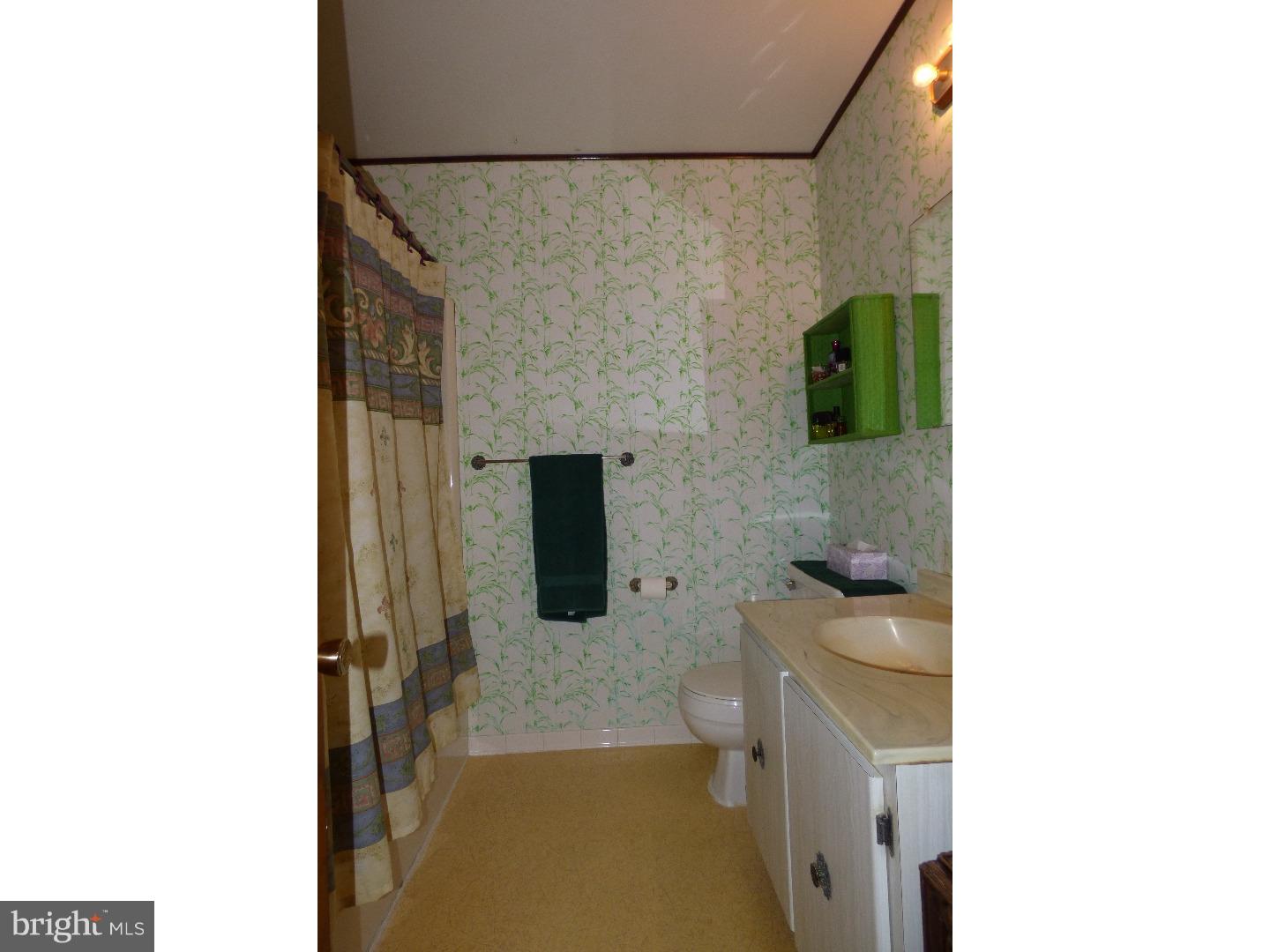 179 Clementon Road Berlin, NJ 08009 - Photo 12 of 15 Bathroom