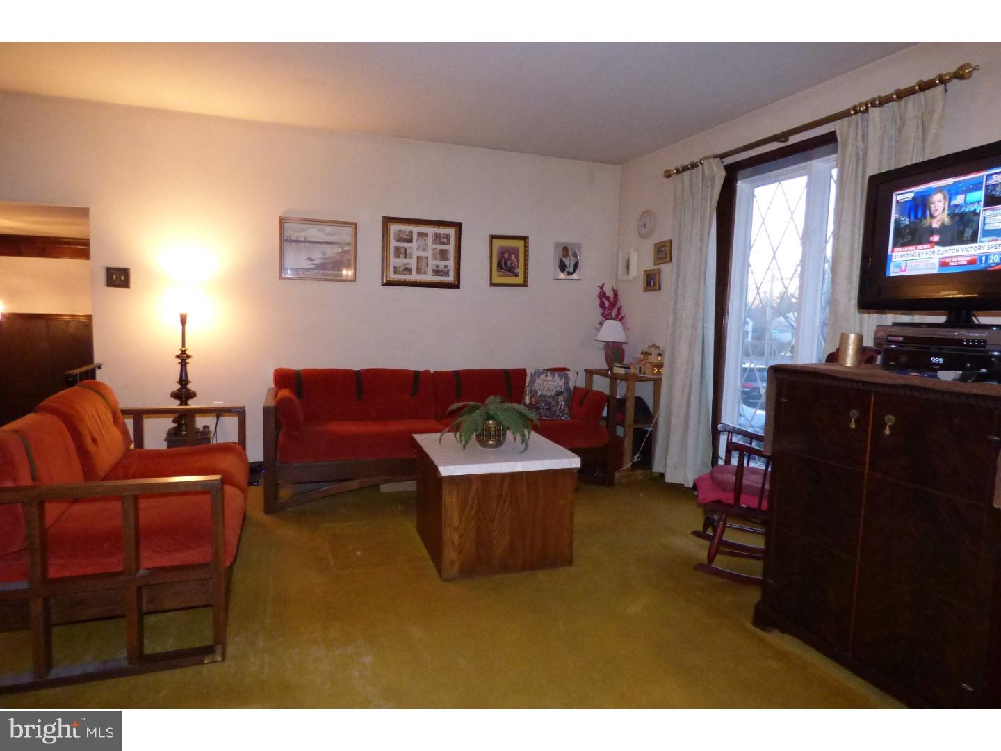 179 Clementon Road Berlin, NJ 08009 - Photo 3 of 15 Living Room