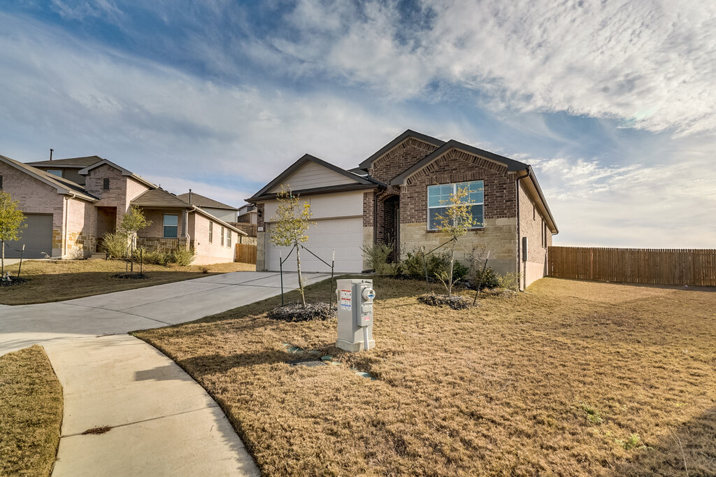 152 Docile Loop San Marcos, TX 78666 - Photo 2 of 20