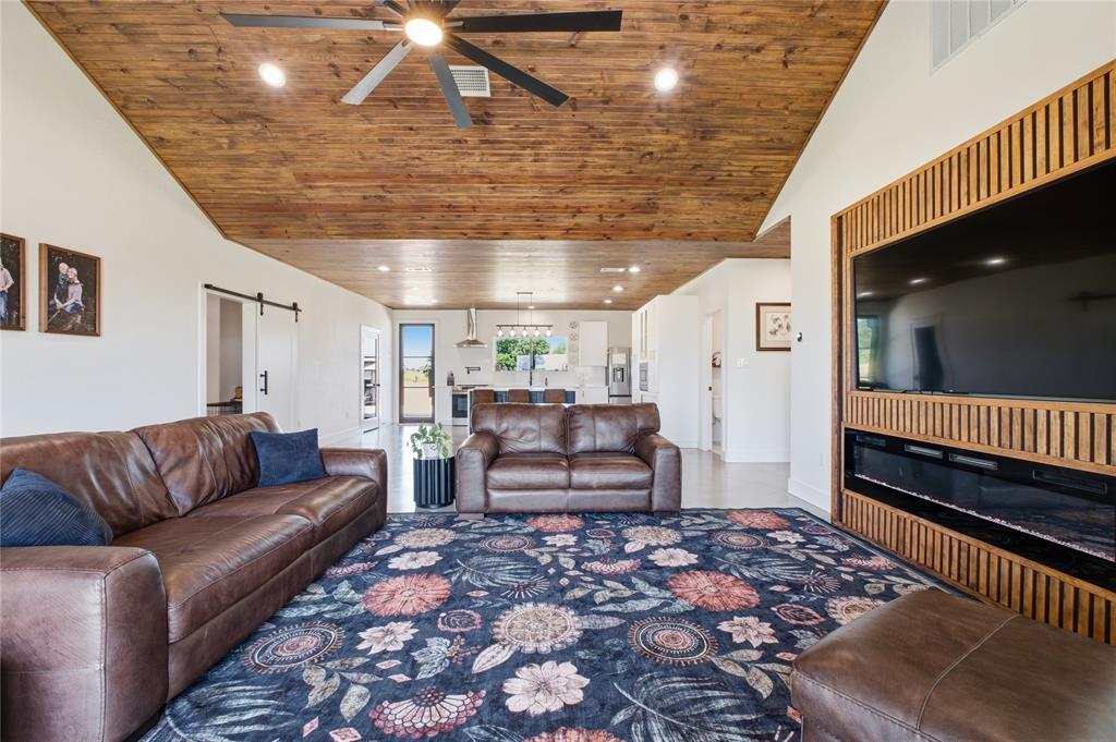 468 County Road 4196 Decatur, TX 76234 - Photo 5 of 38