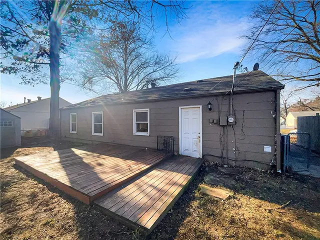 $222,000 | 6705 North Charlotte Street, Kansas City, MO 64118