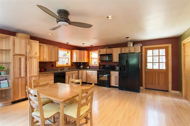 11264 Star Pine Road Truckee, CA 96161 - Photo 4 of 12 Gallery Image 4