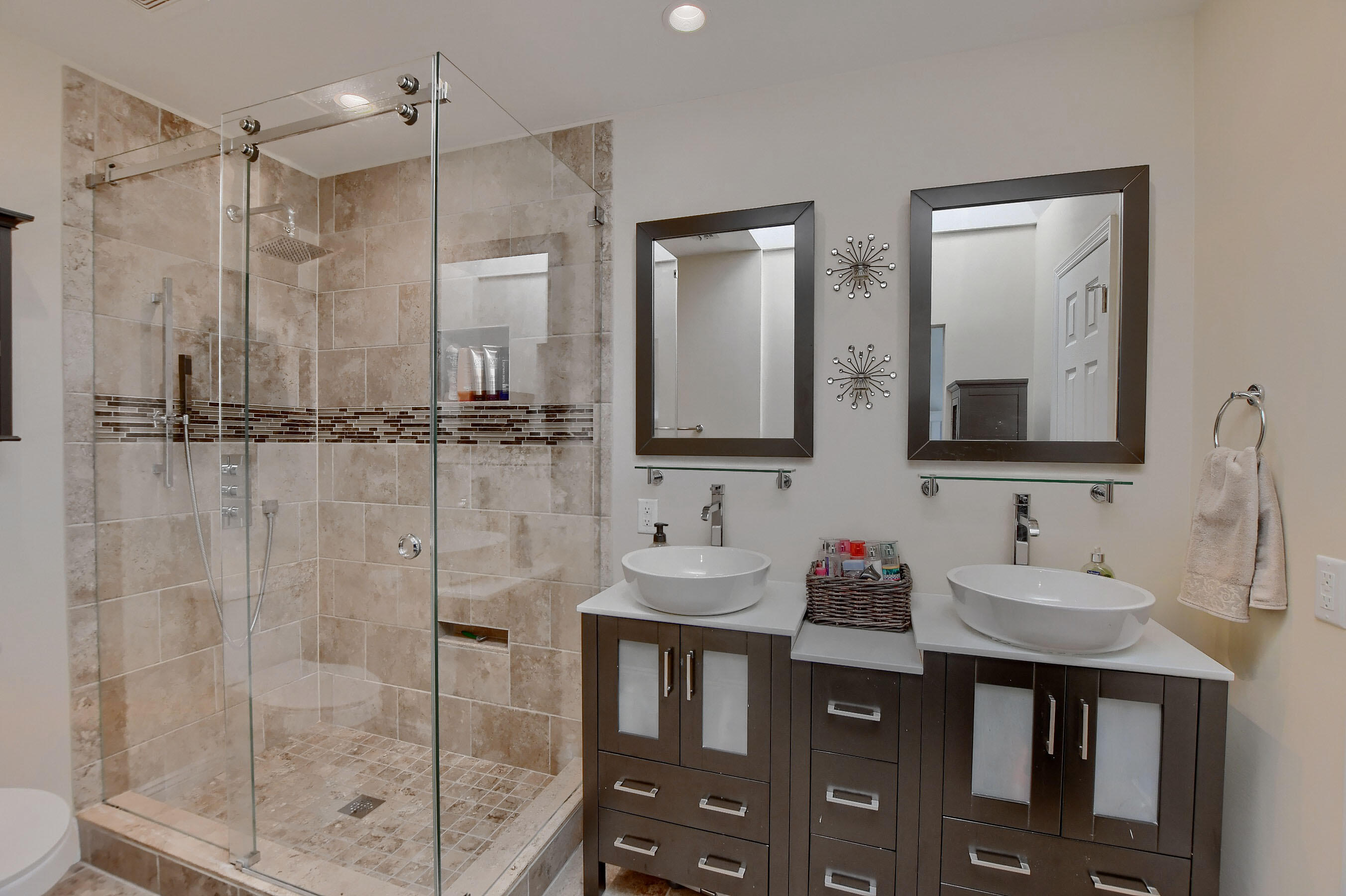 8939 Southwest 21st Court, Unit E Boca Raton, FL 33433 - Photo 22 of 38 Master Bathroom
