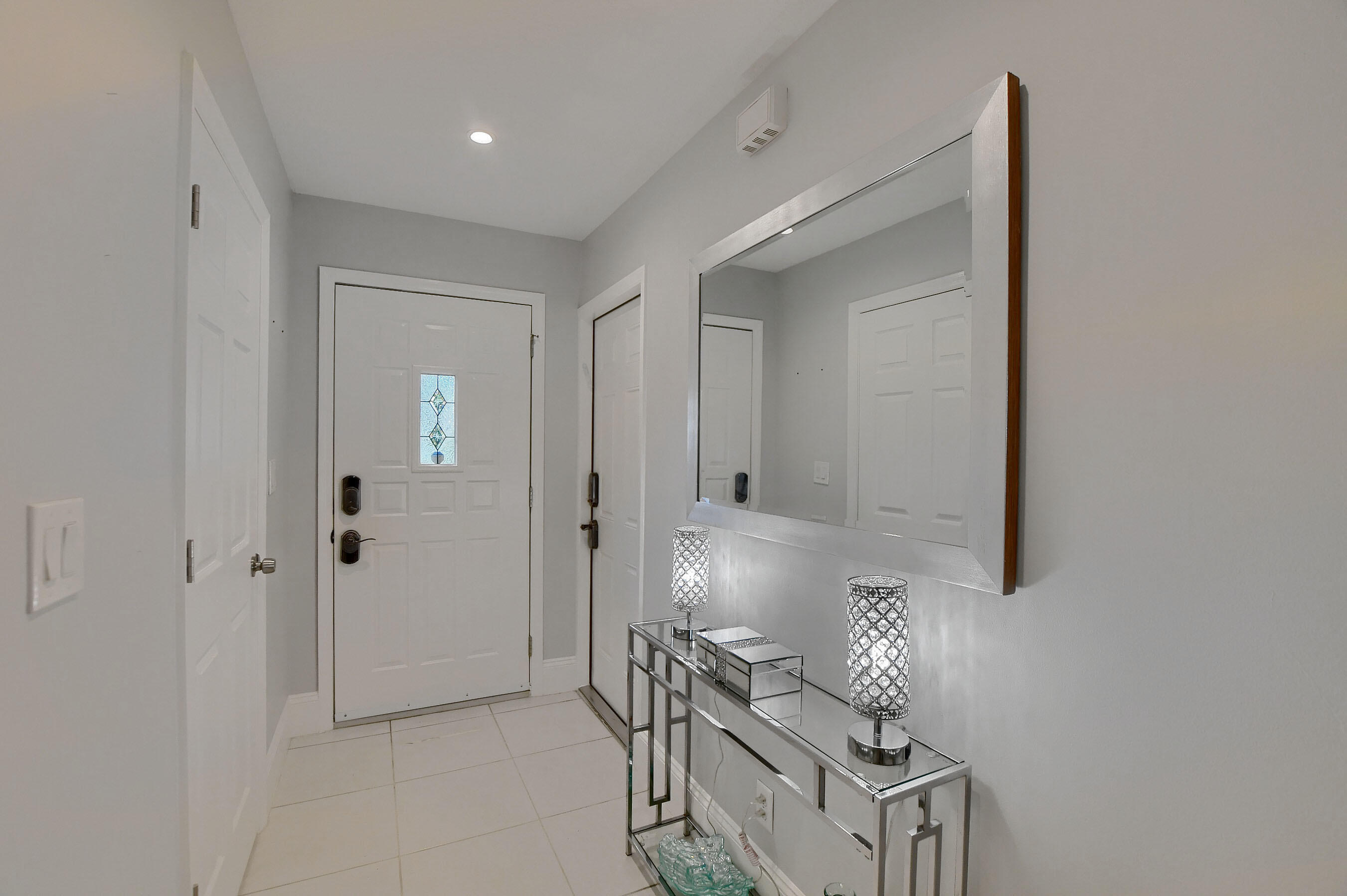 8939 Southwest 21st Court, Unit E Boca Raton, FL 33433 - Photo 3 of 38 Foyer