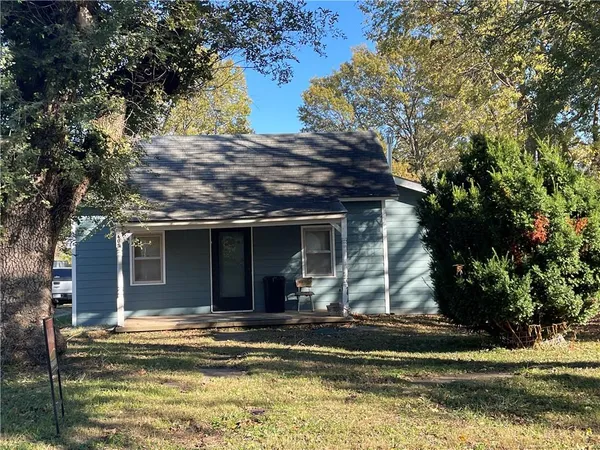 $225,000 | 405 North Lyon Street, Butler, MO 64730