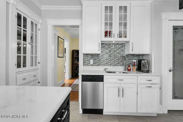 $4,599 | 137 East Bergen Place, Red Bank, NJ 07701