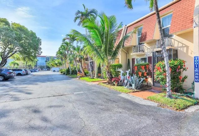 $3,500 | 1001 Three Islands Boulevard, Unit 36, Hallandale Beach, FL 33009