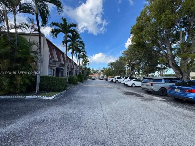 $3,500 | 1001 Three Islands Boulevard, Unit 36, Hallandale Beach, FL 33009