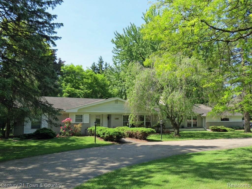 2325 West Avon Road Rochester, MI 48309 - Photo 34 of 34 front.jpg