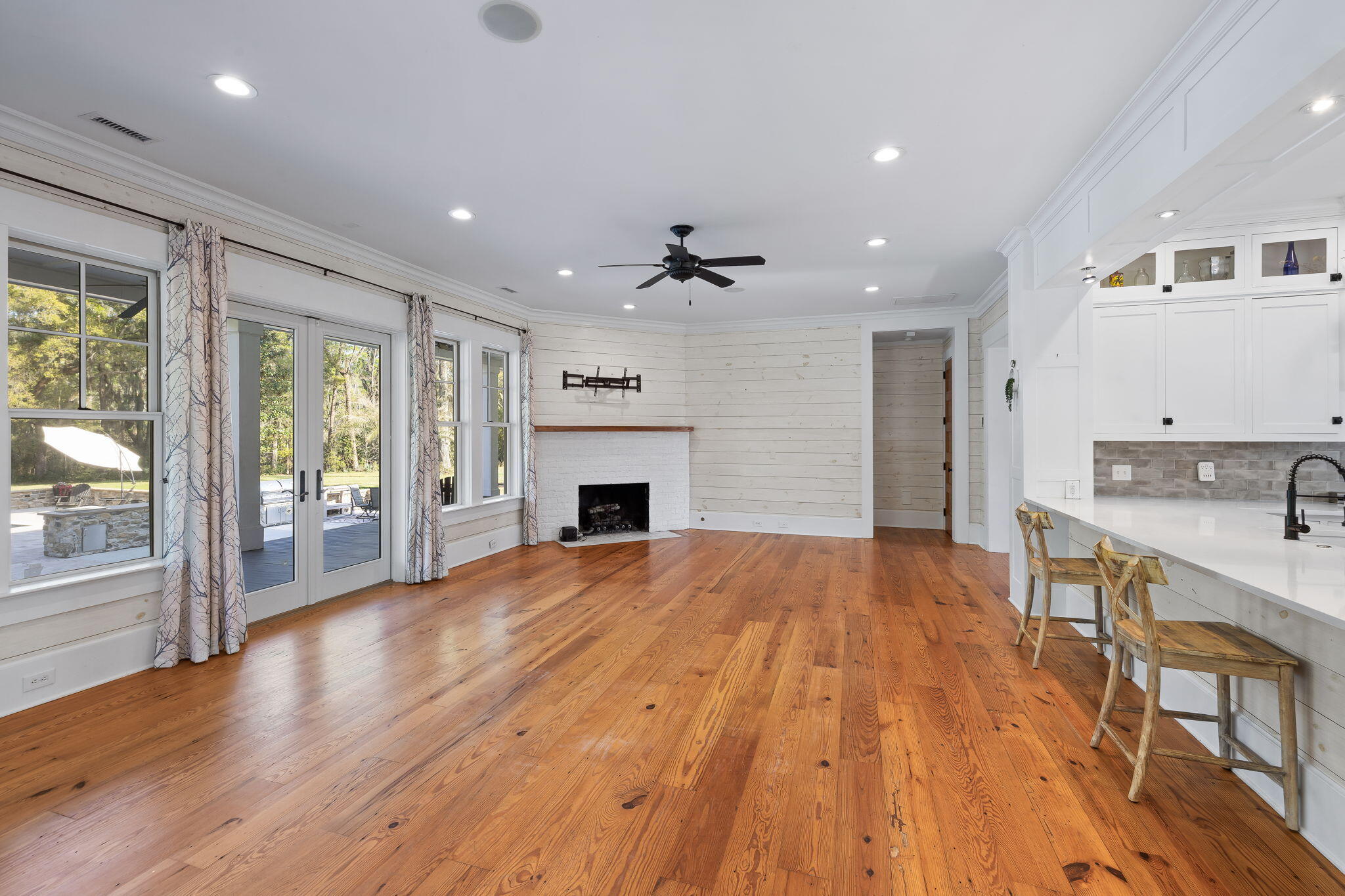 2953 State Rd S-10-1156 Johns Island, SC 29455 - Photo 11 of 64 Living Room