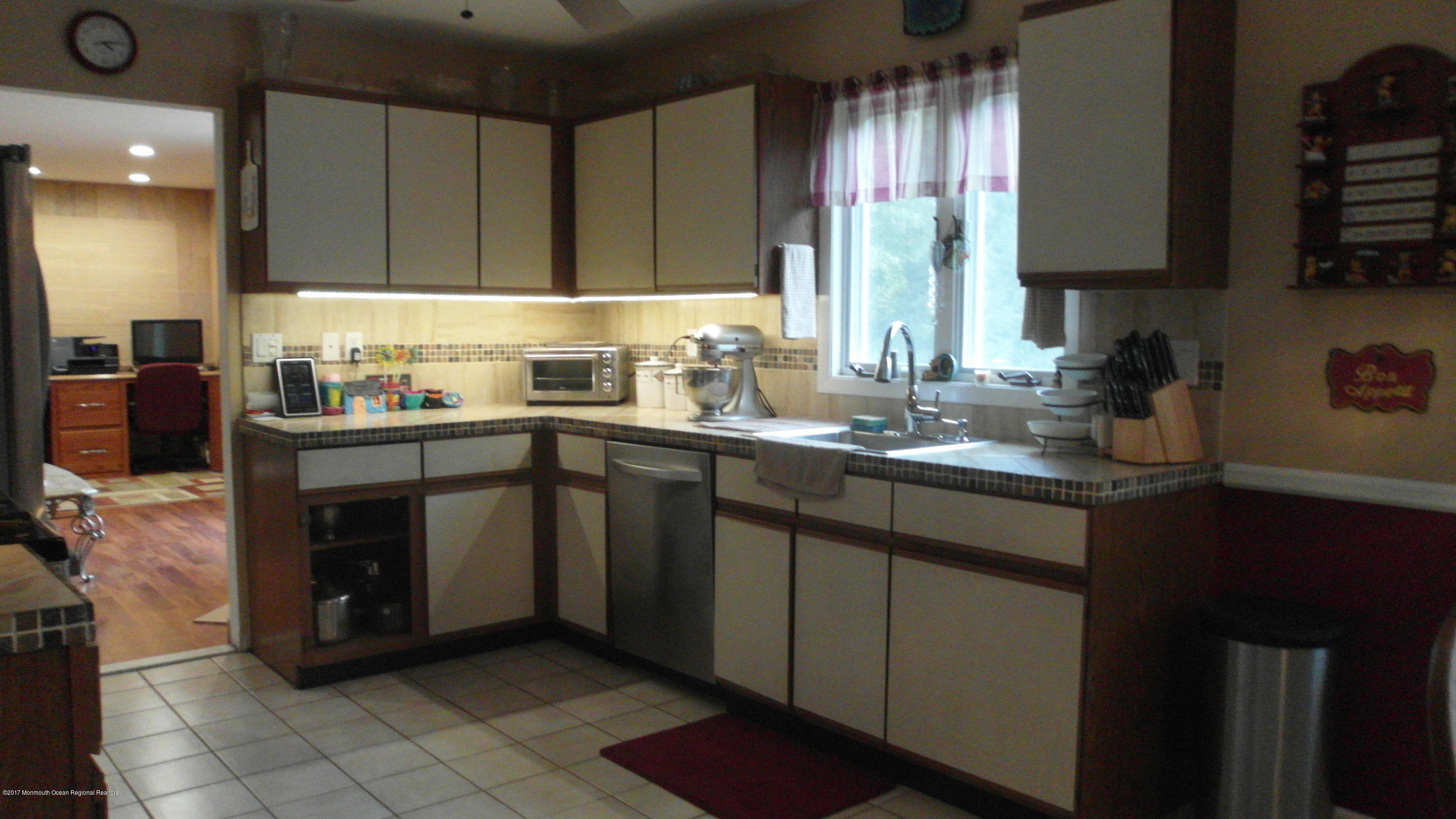 381 Frank Applegate Road Jackson, NJ 08527 - Photo 8 of 50 SAM_0824