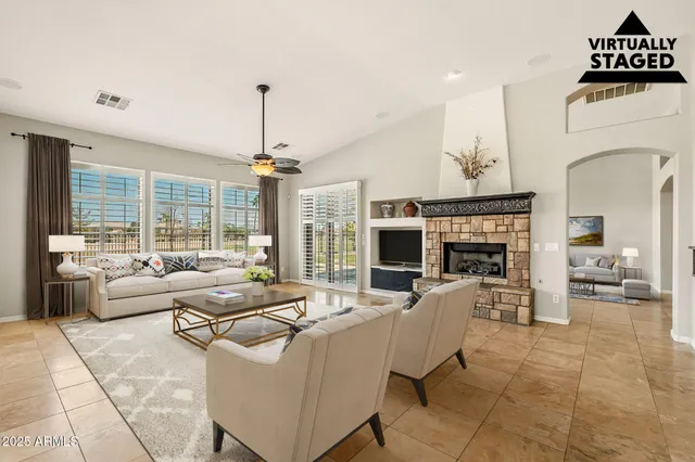 $1,079,000 | 633 South Parkcrest Street, Gilbert, AZ 85296