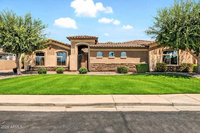 $1,079,000 | 633 South Parkcrest Street, Gilbert, AZ 85296