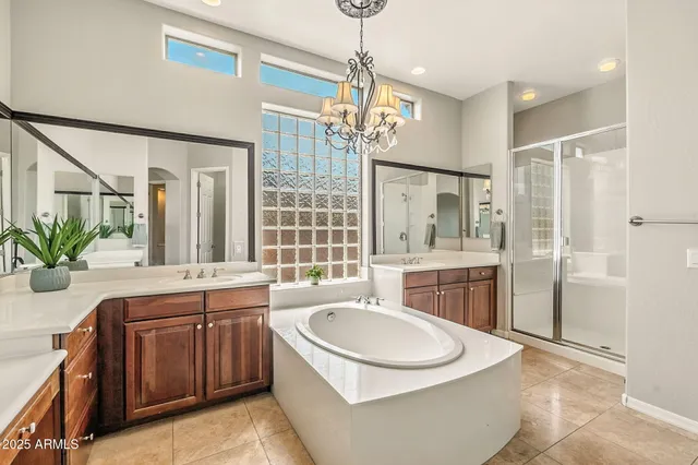 $1,079,000 | 633 South Parkcrest Street, Gilbert, AZ 85296