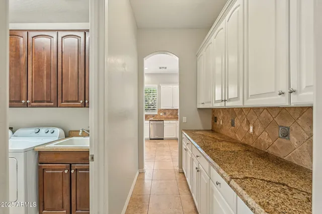 $1,079,000 | 633 South Parkcrest Street, Gilbert, AZ 85296