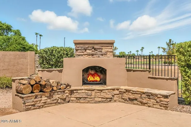 $1,079,000 | 633 South Parkcrest Street, Gilbert, AZ 85296