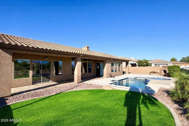 $1,079,000 | 633 South Parkcrest Street, Gilbert, AZ 85296