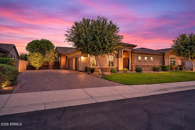 $1,079,000 | 633 South Parkcrest Street, Gilbert, AZ 85296