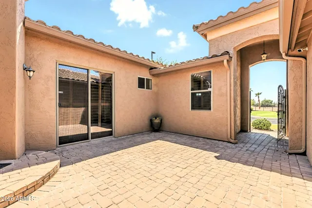 $1,079,000 | 633 South Parkcrest Street, Gilbert, AZ 85296