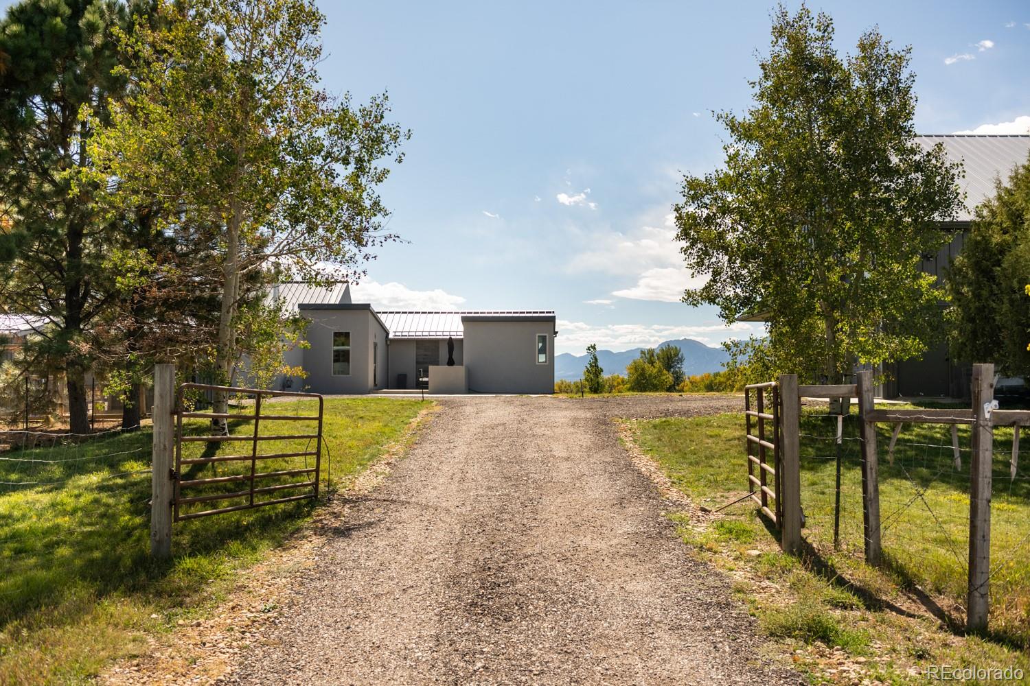 5952 Oxford Road Niwot, CO 80503 - Photo 2 of 29