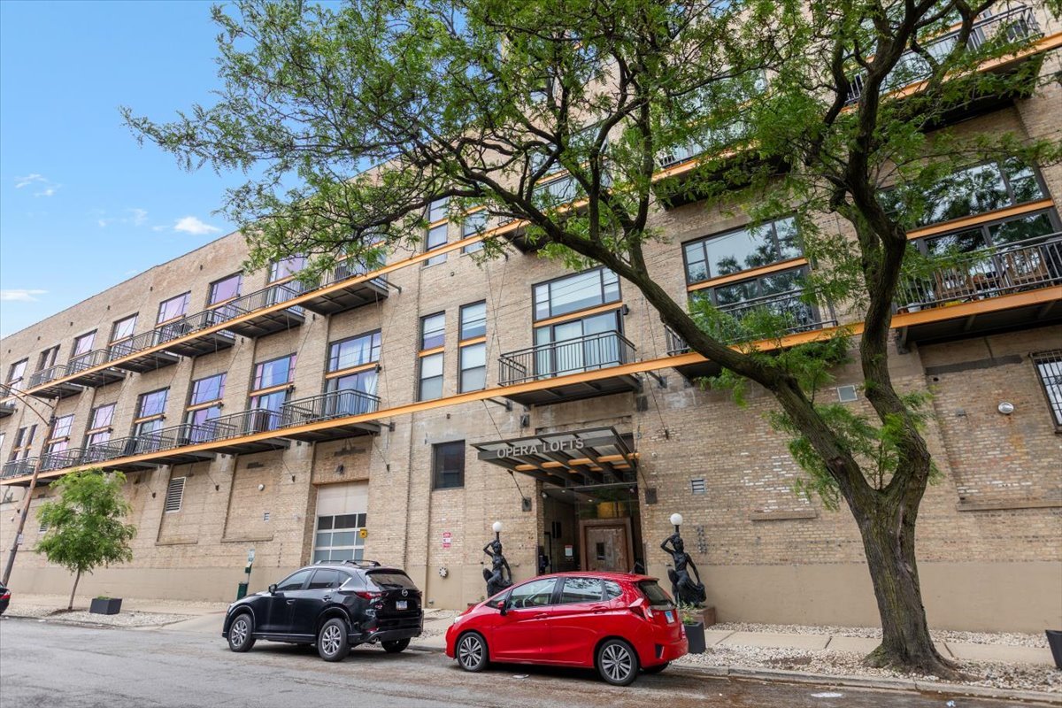 2545 South Dearborn Street, Unit 331 Chicago, IL 60616 - Photo 3 of 33