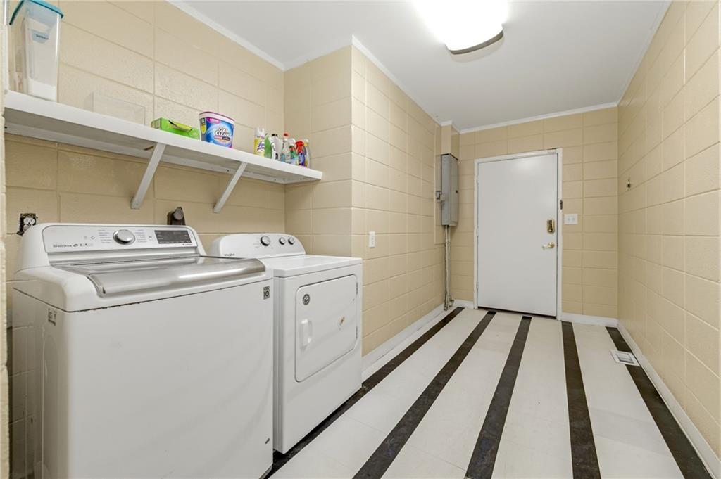 490 Maple Street Cornelia, GA 30531 - Photo 42 of 88 a utility room with dryer and washer