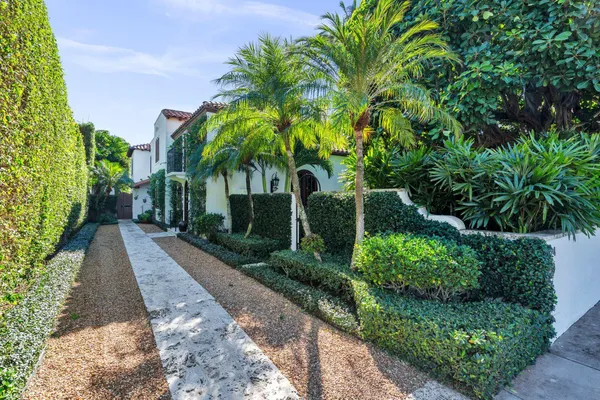 $13,999,000 | 424 Brazilian Avenue, Palm Beach, FL 33480