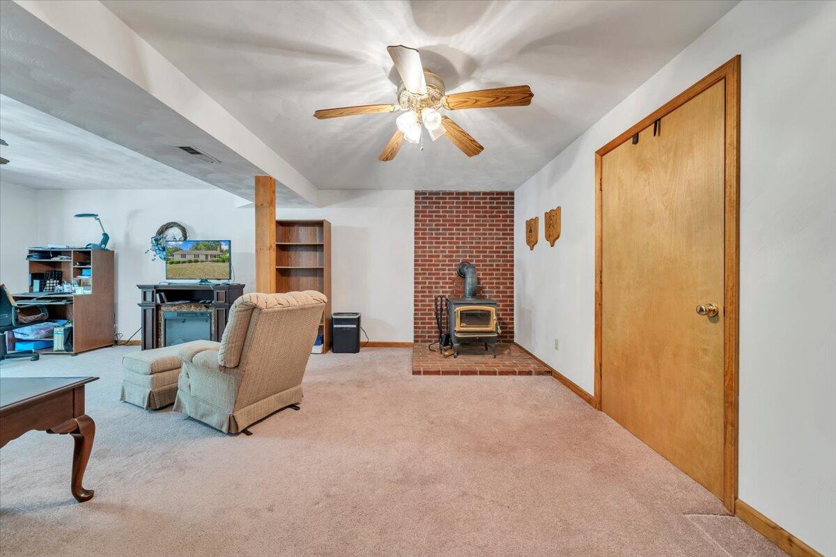165 Fox Fire Cloverdale, VA 24077 - Photo 32 of 54 33-MIB07257