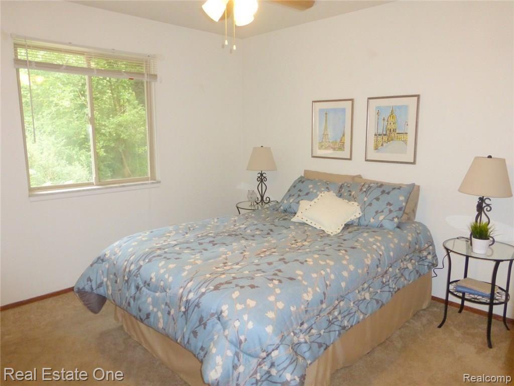 1348 Grace Avenue Rochester, MI 48309 - Photo 11 of 28 P1040235.JPG