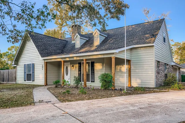 $270,000 | 101 Pebble Springs Lane, Cleveland, TX 77327