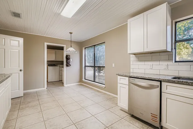 $270,000 | 101 Pebble Springs Lane, Cleveland, TX 77327