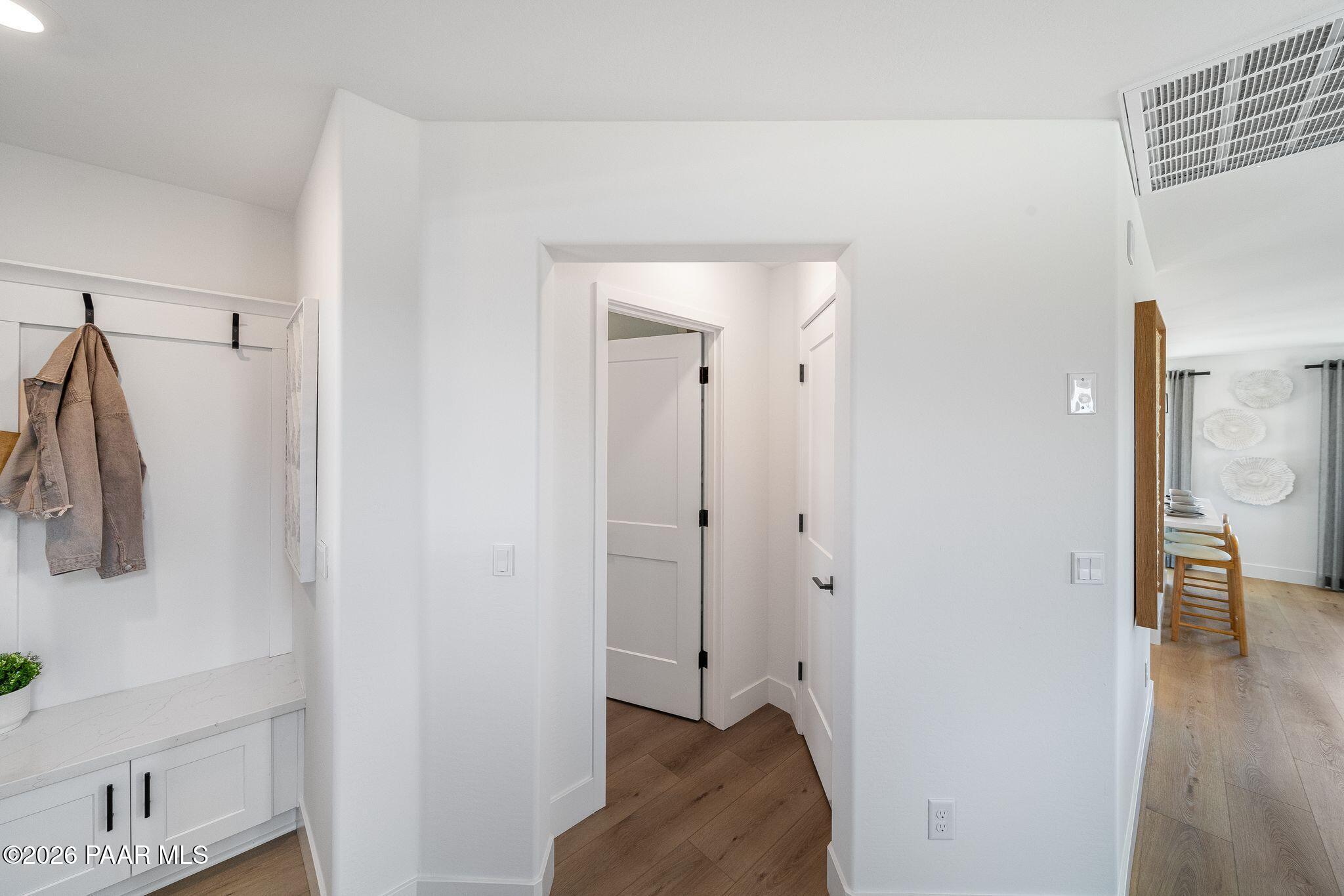 1243 Ranger Trail Prescott, AZ 86305 - Photo 4 of 23 1255_Deadwood_Ln_Prescott_AZ_86305_USA-F