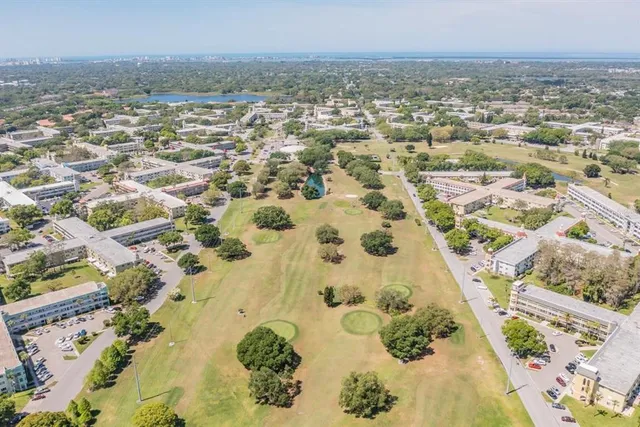 $130,000 | 2000 World Pkwy Boulevard, Unit 15, Clearwater, FL 33763