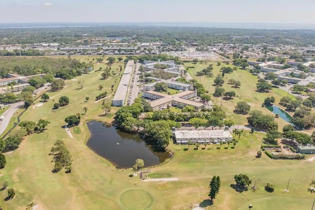 $130,000 | 2000 World Pkwy Boulevard, Unit 15, Clearwater, FL 33763