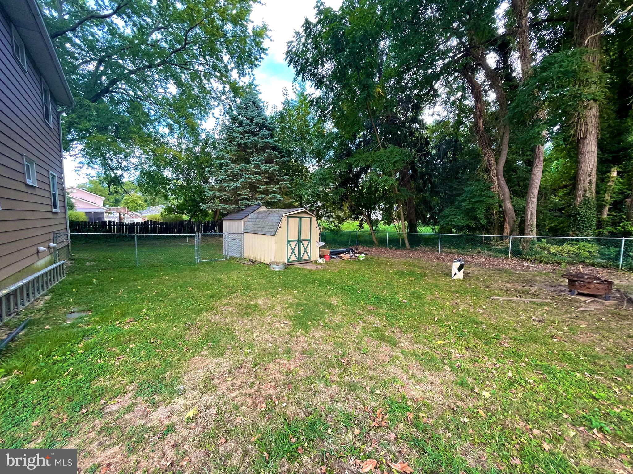 20 Riviera Drive Pennsville, NJ 08070 - Photo 13 of 22 Good yard space--fenced separately for each unit
