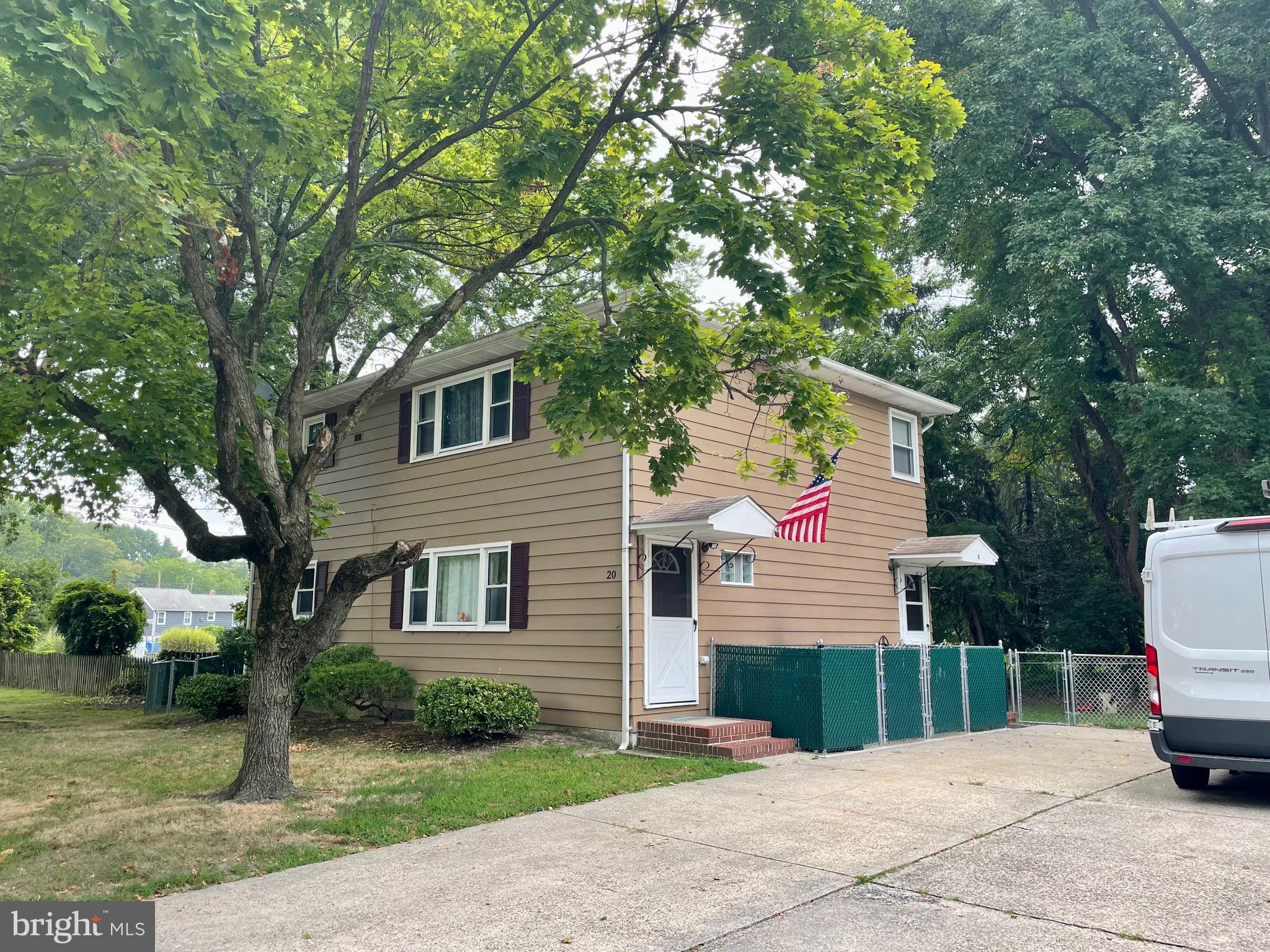 20 Riviera Drive Pennsville, NJ 08070 - Photo 2 of 22 Both unit entrances near the driveway