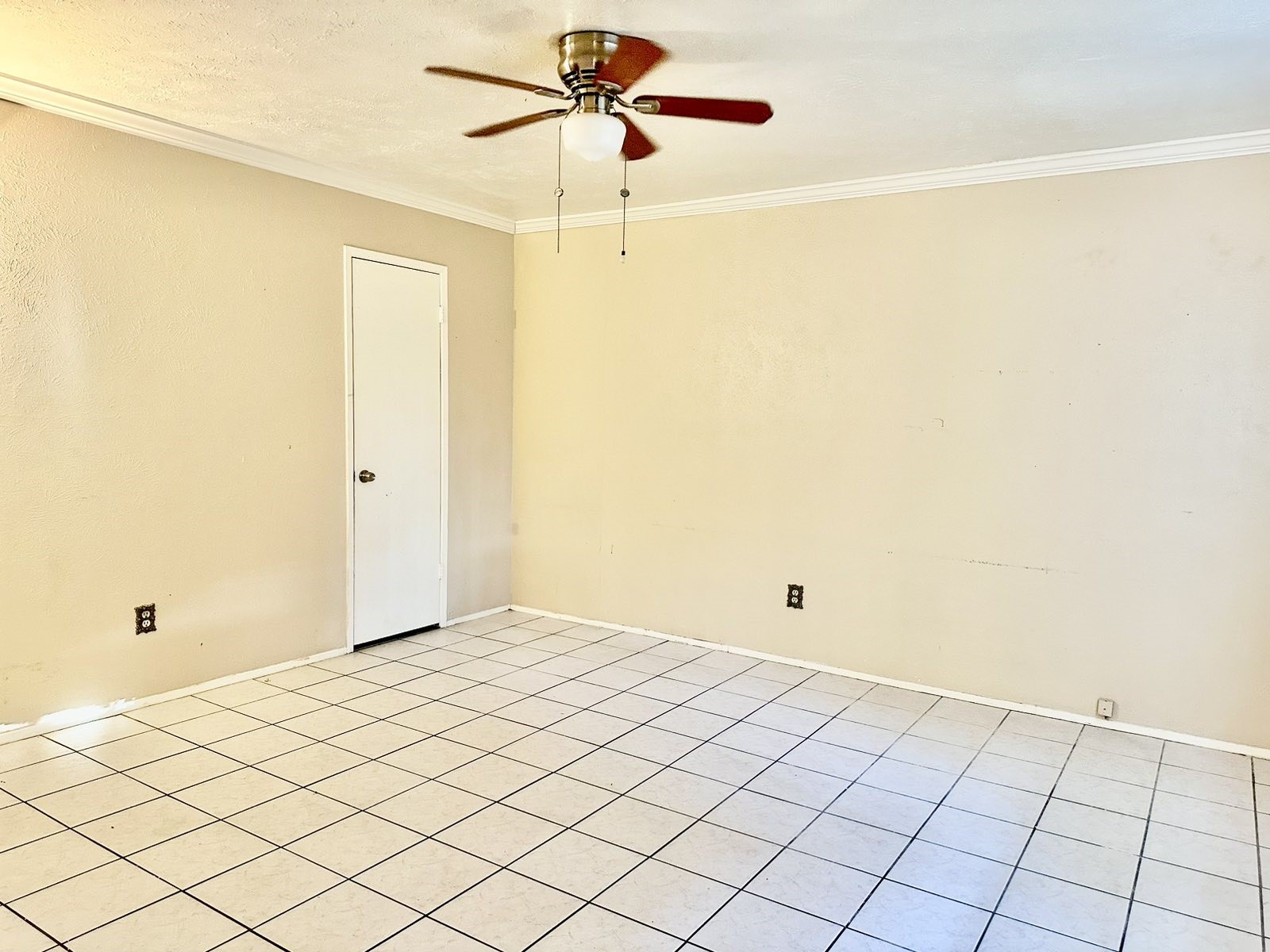 16118 Lazy Ridge Road Houston, TX 77053 - Photo 21 of 23 a view of a room with a mirror and a fan