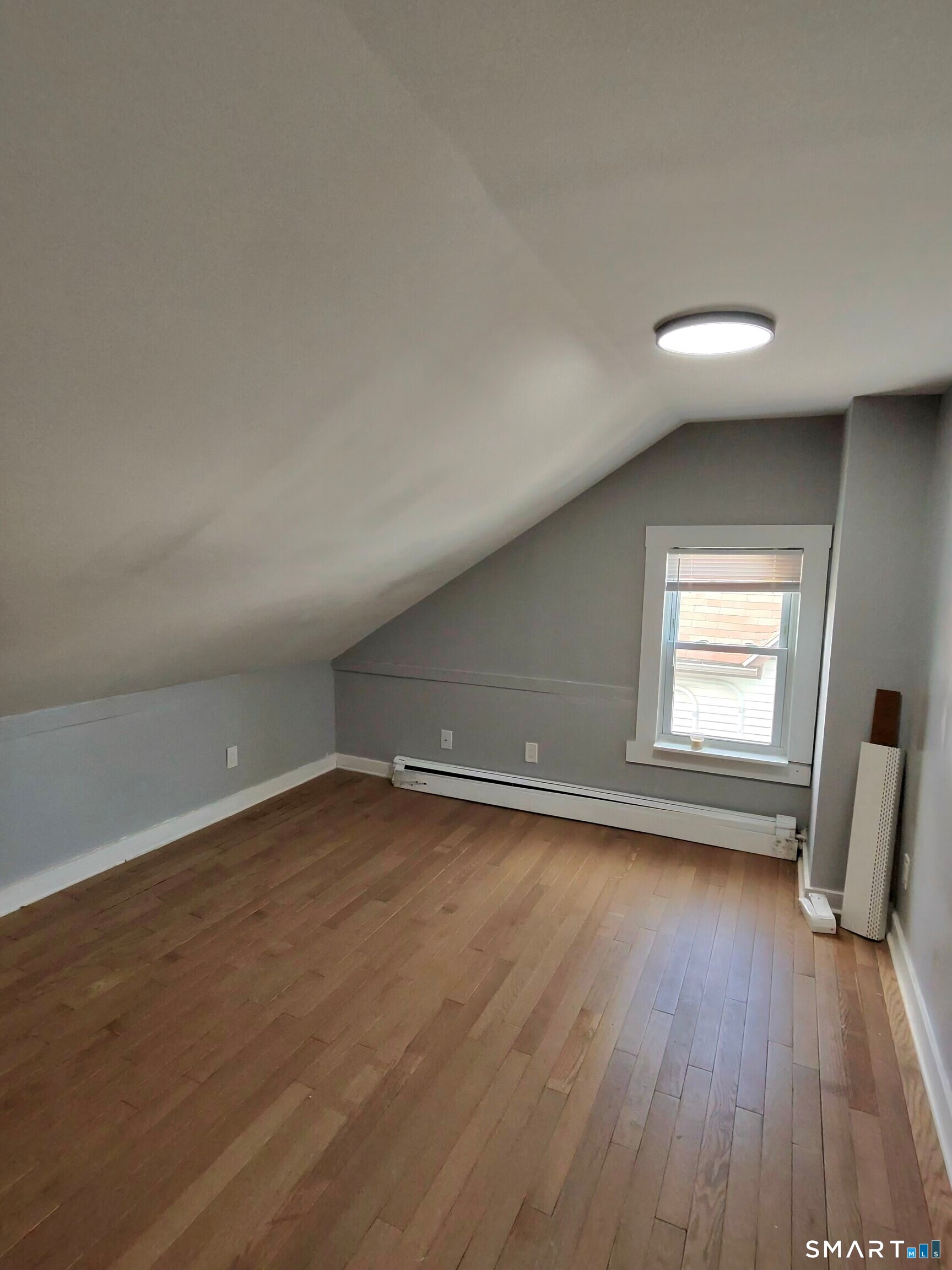 982 Pembroke Street, Unit 2L Bridgeport, CT 06608 - Photo 10 of 13 Bedroom 3