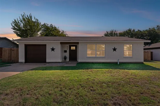 $325,000 | 5108 Nancy Lane, North Richland Hills, TX 76180