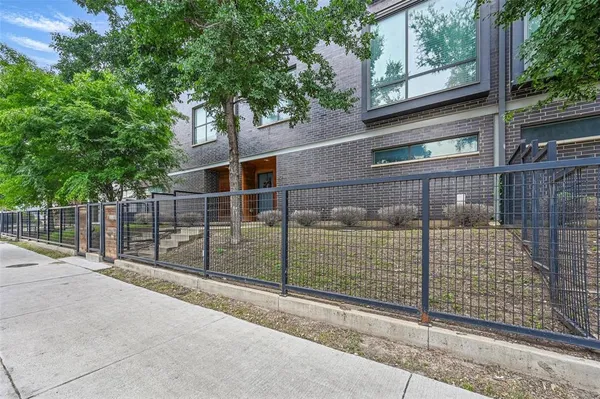 $434,000 | 2280 North Fitzhugh Avenue, Unit 30, Dallas, TX 75204